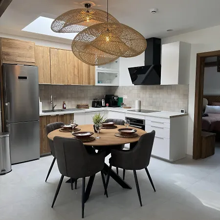 Apartament Alissa Airport Charleroi