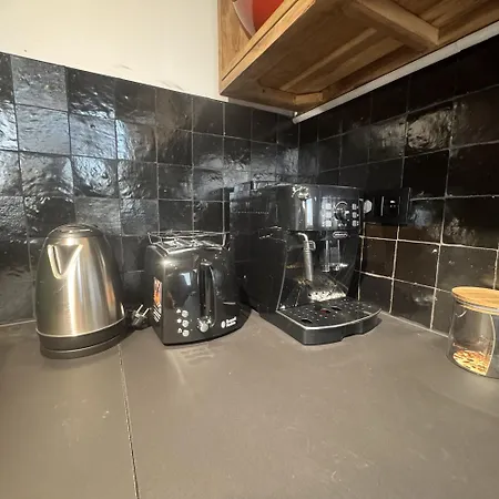 Alissa Airport Apartment *