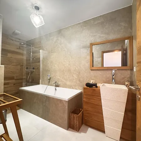 Alissa Airport * Charleroi