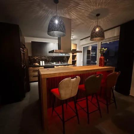 Alissa Airport Apartment *