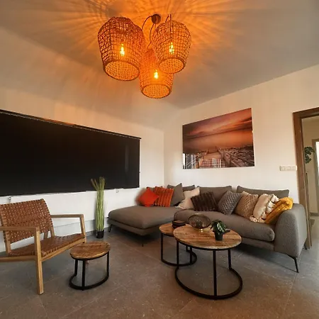 Alissa Airport Apartment